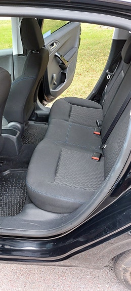 Peugeot 208 7 of 10