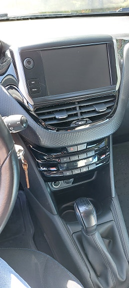 Peugeot 208 6 of 10