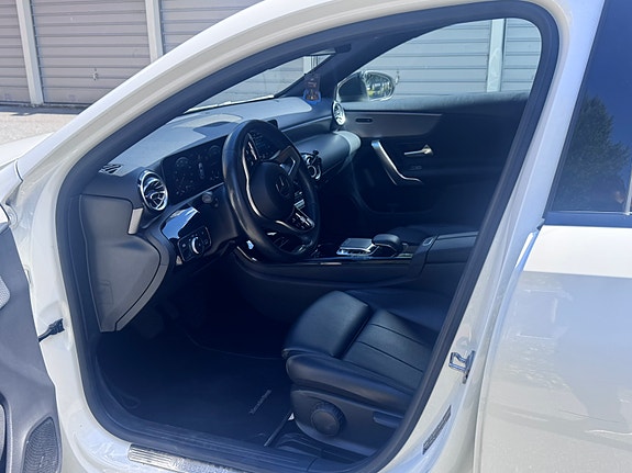 Mercedes-Benz A180 d 4 of 4