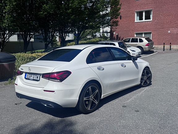 Mercedes-Benz A180 d 3 of 4