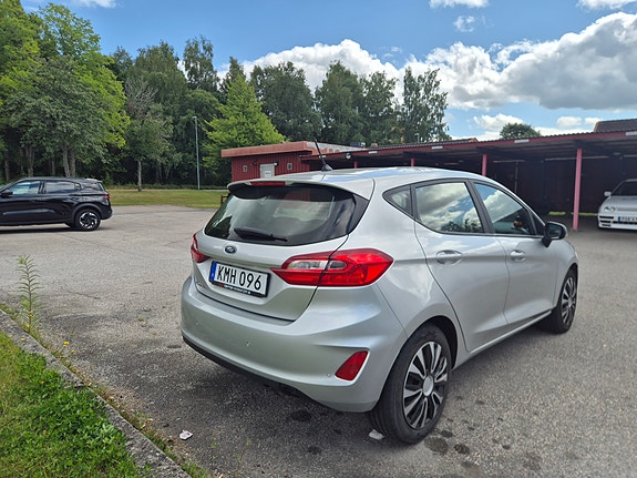 Ford Fiesta 3 of 5