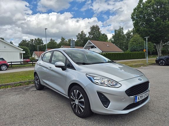 Ford Fiesta 2 of 5