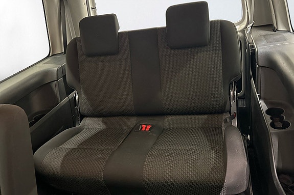 Volkswagen Caddy Maxi 7 of 8