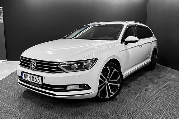 Volkswagen Passat 2 of 5