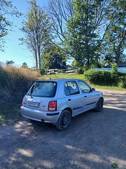 Nissan Micra 2 of 3