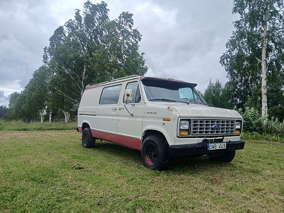Ford Econoline 3 of 5