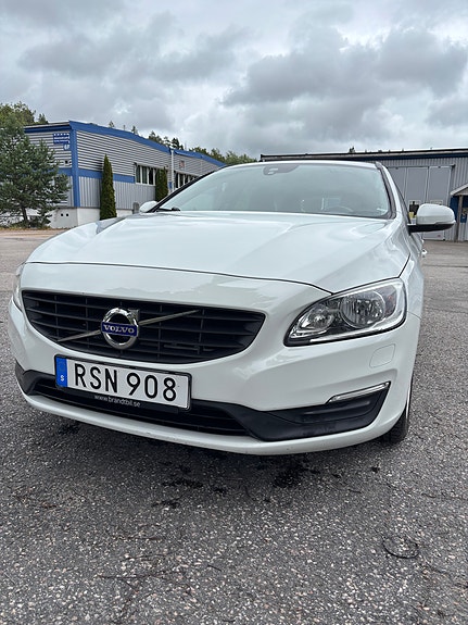 Volvo V60 3 of 5