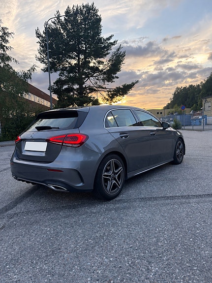 Mercedes-Benz A180 4 of 12