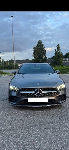 Mercedes-Benz A180 3 of 12