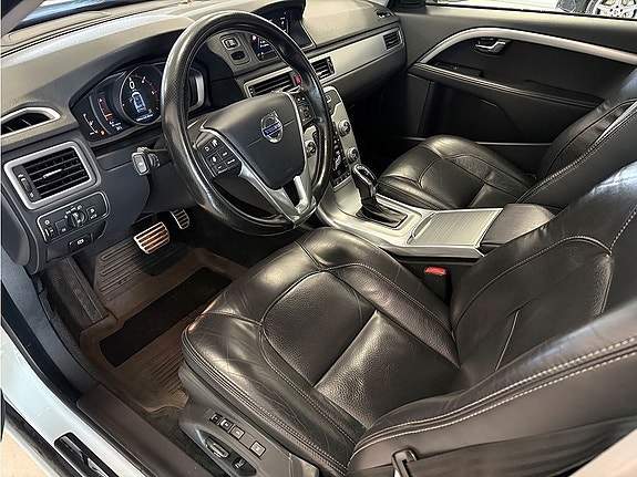 Volvo V70 8 of 26
