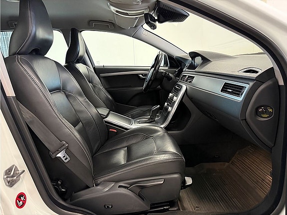 Volvo V70 5 of 26