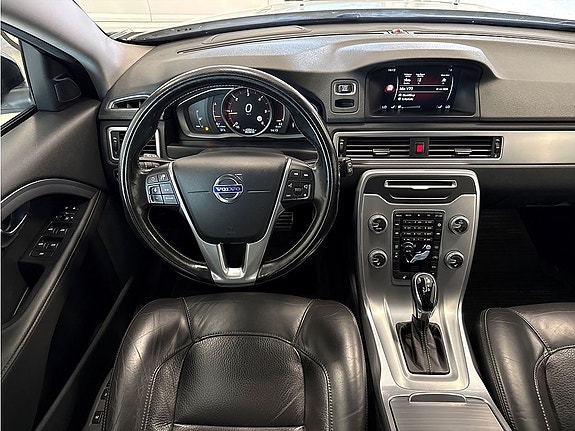 Volvo V70 13 of 26