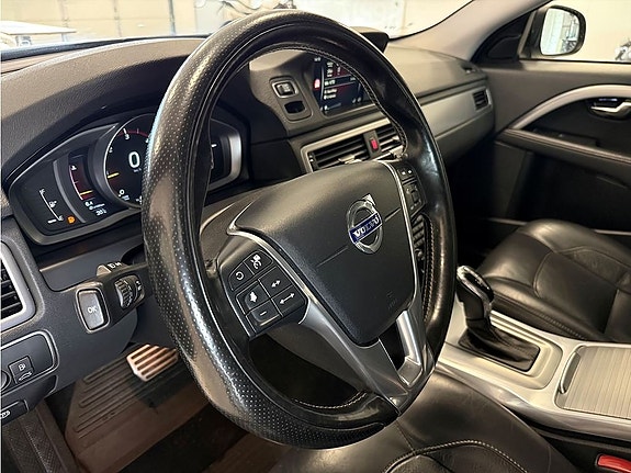 Volvo V70 14 of 26