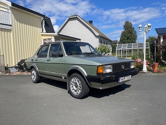 Volkswagen Jetta 2 of 9