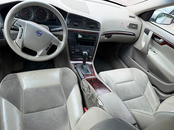 Volvo V70 5 of 5