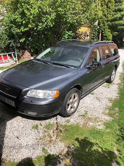 Volvo V70 4 of 5