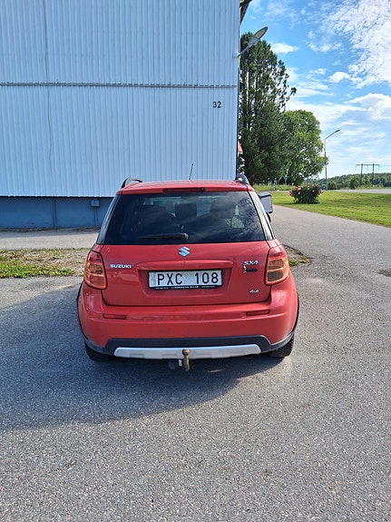 Suzuki SX4 3 of 4