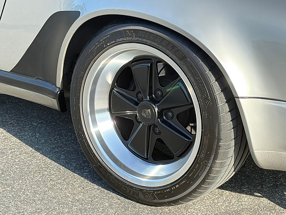 Porsche 911 8 of 9