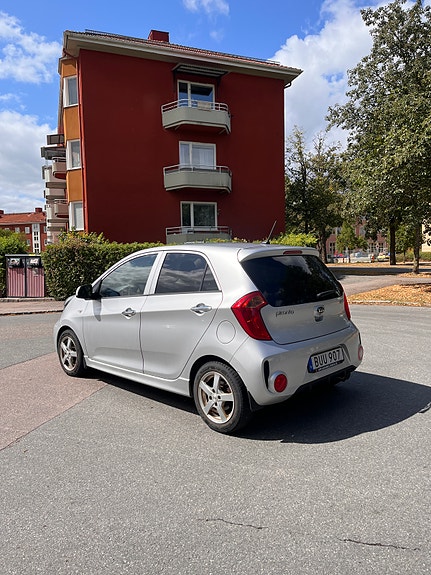 Kia Picanto 4 of 5