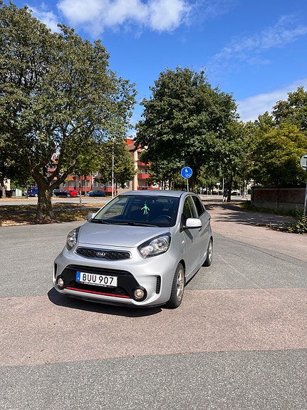 Kia Picanto 2 of 5
