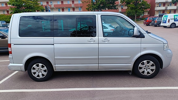 Volkswagen Multivan 3 of 5
