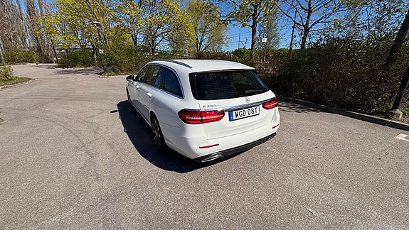 Mercedes-Benz E300 de 9 of 17