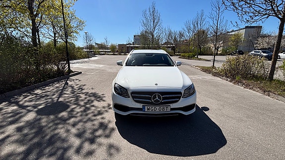 Mercedes-Benz E300 de 4 of 17