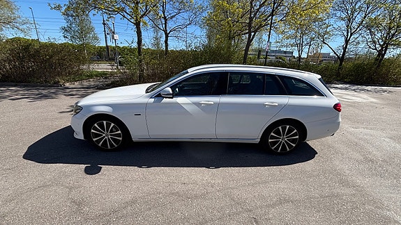 Mercedes-Benz E300 de 8 of 17