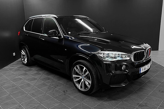 BMW X5 3 of 5