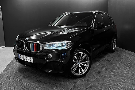 BMW X5 2 of 5