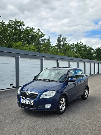 Skoda Fabia 2 of 5