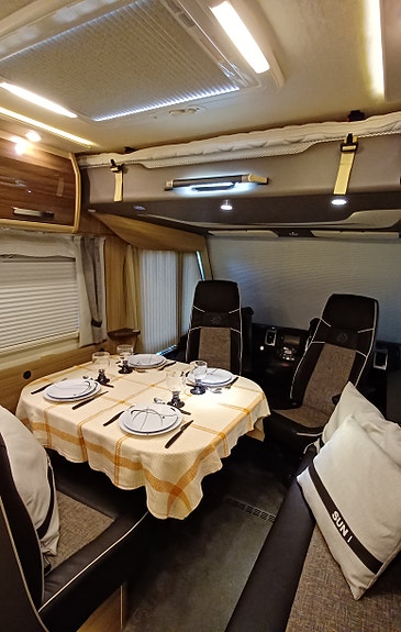 Knaus SUN I 900 LX Queenbed 17 of 27
