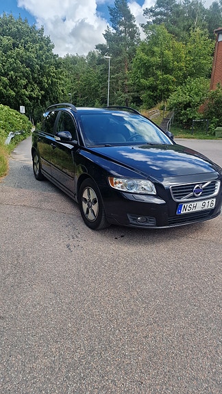 Volvo V50 2 of 5