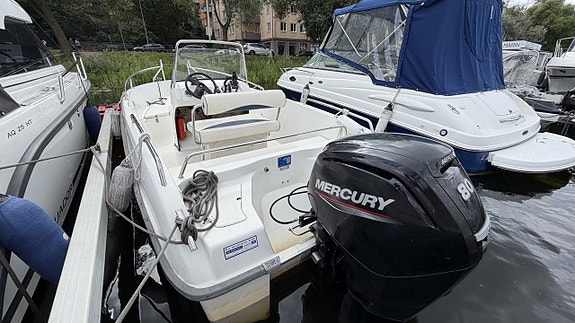 Uttern S52 - 02 / Mercury F80 - 20 2 of 5
