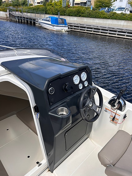 Quicksilver Active 505 Cabin 6 of 10