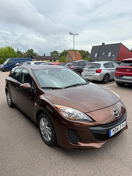 Mazda 3 2 of 11