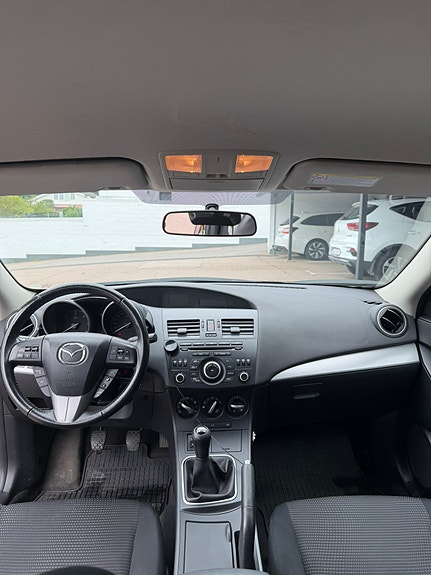 Mazda 3 8 of 11
