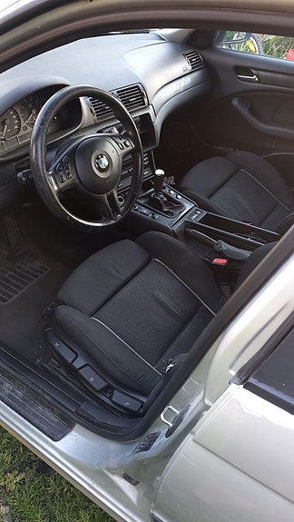 BMW 318i 3 of 5