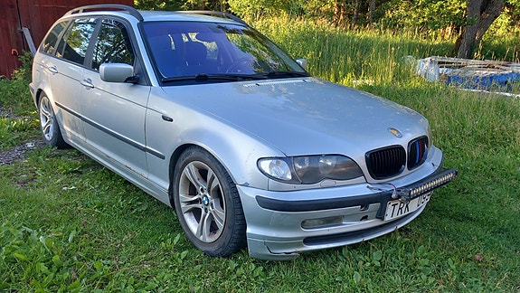BMW 318i 2 of 5