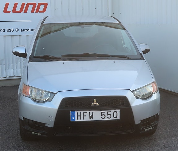 Mitsubishi Colt 2 of 5