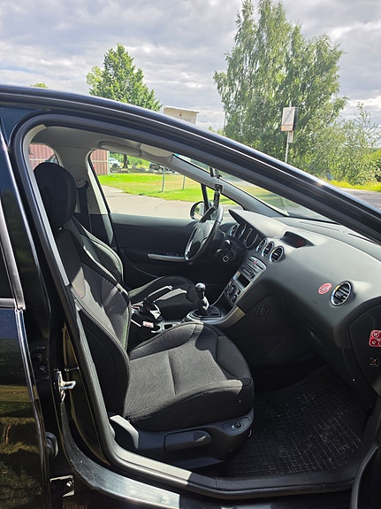 Peugeot 308 5 of 15