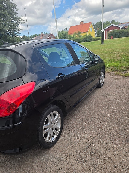 Peugeot 308 13 of 15