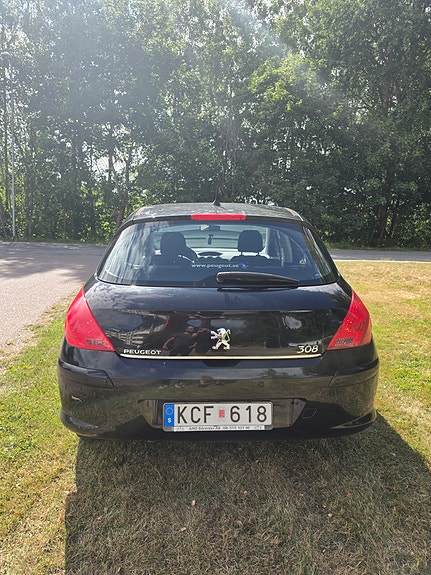 Peugeot 308 2 of 15