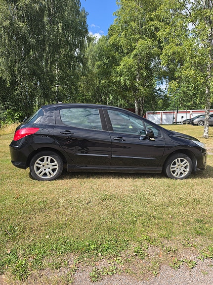 Peugeot 308 9 of 15