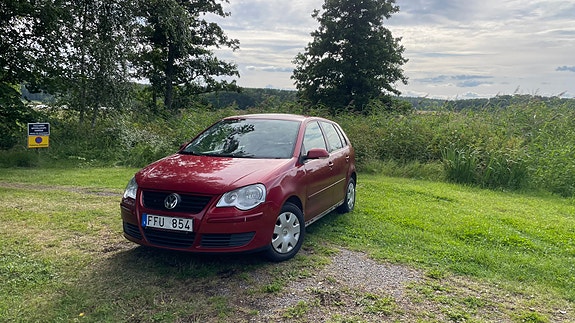 Volkswagen Polo 2 of 5