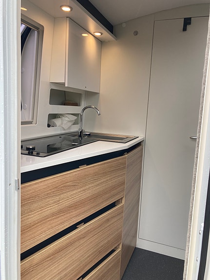 Adria 361 LH 5 of 16