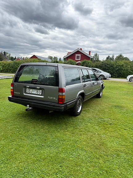 Volvo 740 3 of 5