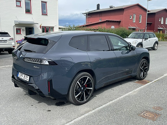 BMW iX3 3 of 5