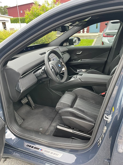 BMW iX3 7 of 7