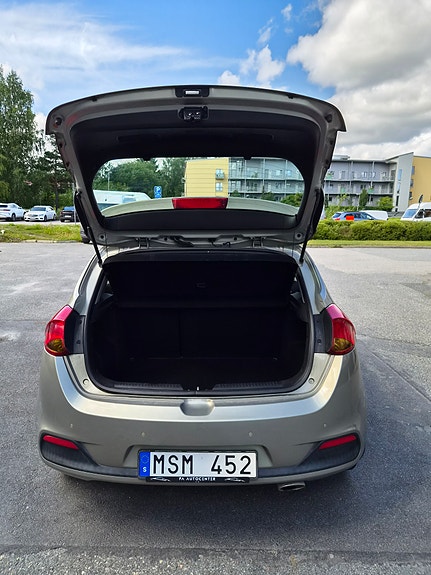 Kia Ceed 10 of 18